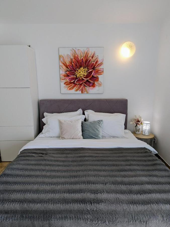 King's Apartma *